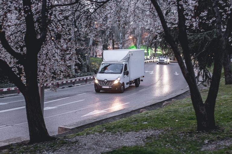 Thinking of Switching to Laundry Delivery? Here Are 5 Reasons Why