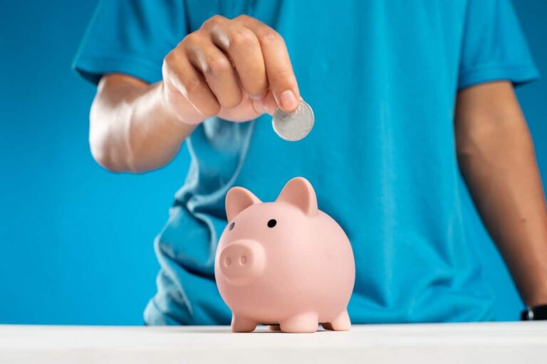 4 Popular Ways to Save Time and Money With a Residential Laundry Service