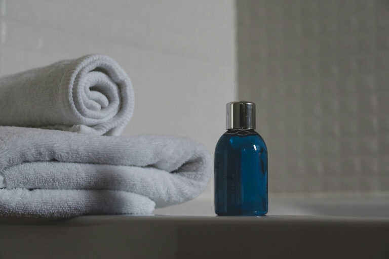 Choosing the Right Commercial Laundry Service for Your Company